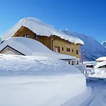 Апартаменты Haus Rothorn