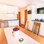 Haus Rothorn Апартаменты Шрёккен