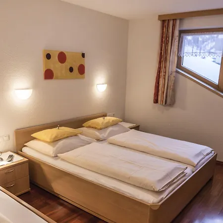 Haus Rothorn 公寓 *